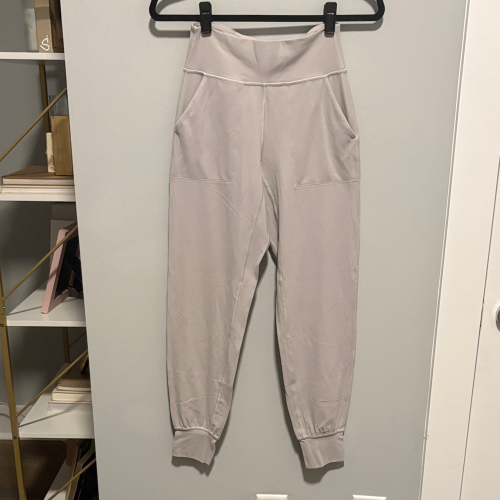 Lululemon Athletica Soft Gray Jogger Leggings